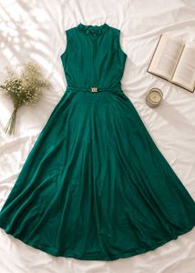 SALE 💰 Emerald Luxe Green Maxi Gown✨