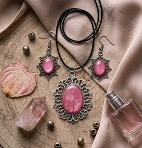 Vintage Victorian Pink Pendant Set