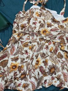 Women's Floral Sleeveless Peplum Top