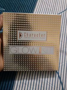 Character Glow Kit highlighter