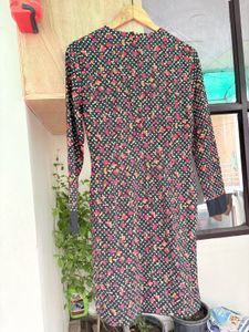 Chic Black Floral Print Dress with attach belt