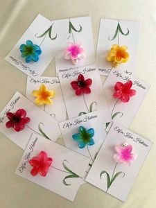 trendy claw clip bouquet for girls