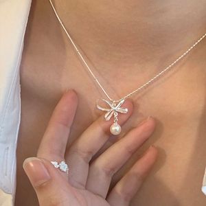 Delicate Bow Pendant Necklace