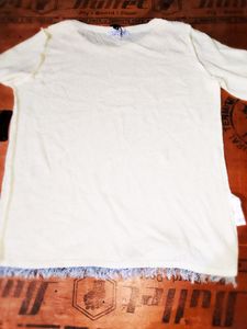 Winter Quarter Sleeves White Top...⬜