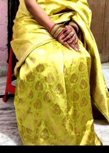 free shipping Vibrant Yellow Silk Saree with blous