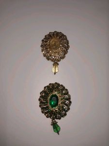 Brooches,buttons