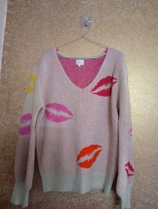 Lip Print V-Neck Sweater