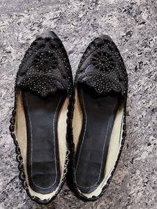Stylish Black Embellished Flats