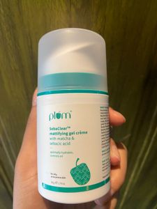 Plum SebaClear mattifying gel creme