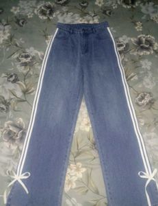 High Rise Contrast Stripe Ankle Tie-Up Baggy Jeans