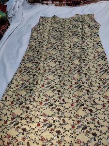 Beige red floral print sleevless kurta set xl size