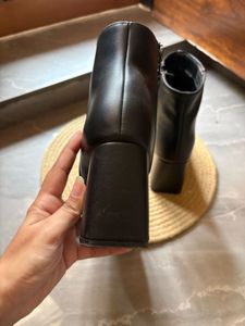 Black Block heel ankle Boots