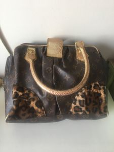 LV Louis Vuitton ( 1st Copy) Handbag