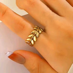 Anti Tarnish Gold Leaf Design Ring
