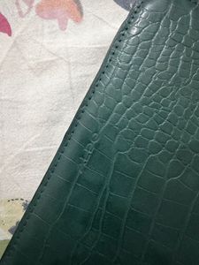 Aldo clutch