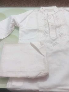 Elegant White Embroidered Kurta