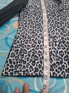 Stylish Leopard Print Button-Up Shirt