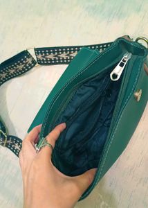 Stylish &amp; Functional Shoulder Bag