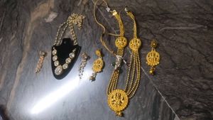 Exquisite Gold-Toned Indian Jewelry Set