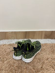 Stylish Green Patterned Sneakers