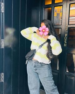 “Wavy striped cropped knit sweater”💚💛