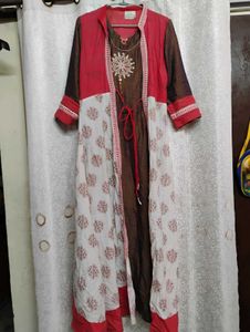 Elegant Kurta Set with Intricate Embroidery