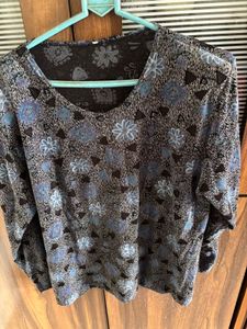 Gray Floral Print V-Neck Top