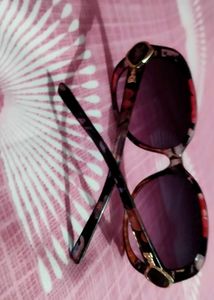 Stylish Tortoiseshell Sunglasses