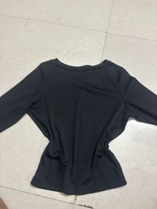 Black Long Sleeve Crop Top