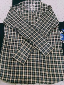Stylish Plaid Button-Up Shirt for Men