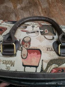europe Vintage Style Handbag with sling