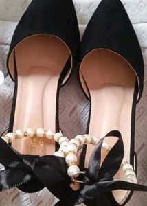 Elegant Black Heels with Pearl Anklet