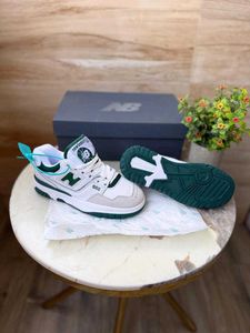 New Balance 550 Sneakers