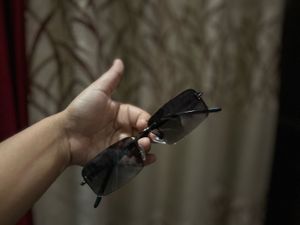 Unisex Stylish Black Gradient Rimless Sunglasses /