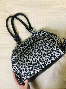 Sale Fire 🔥 Guess Inspired Leopard Print Handbag