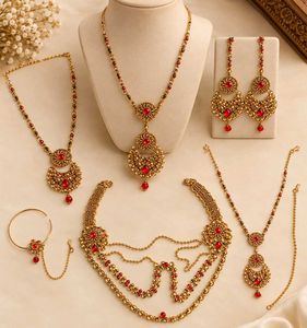 Traditional Jewelry Set