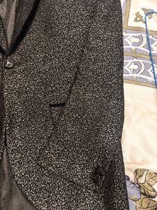 Men's Black Patterned Blazer with zipper bag