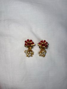 (SALE)Pearl And Red Stone Earrings
