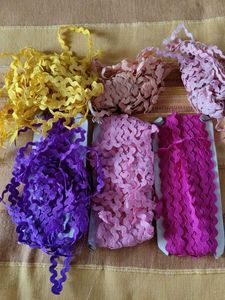rikrak lace  all nearly more than 4 MTRS.