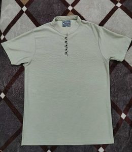 Men's t shirt