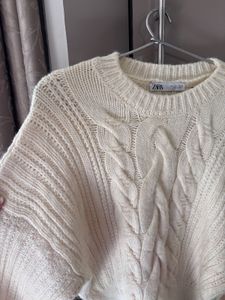 Zara Cable Knit Pullover Sweater
