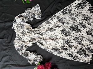 Chic Floral Print Pleated Dress
