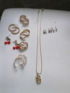 Gold Tone Jewelry Set