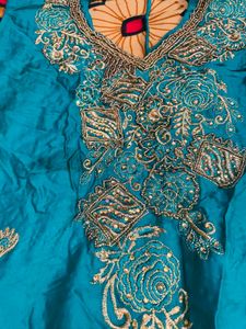 green colour suit dupatta not available