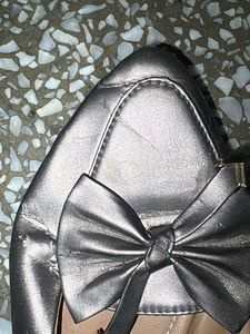 Elegant Bow Flats
