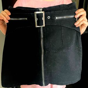 Y2K Black Skirt