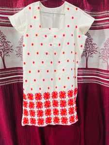beautiful white kurta with red flowers 🌸
