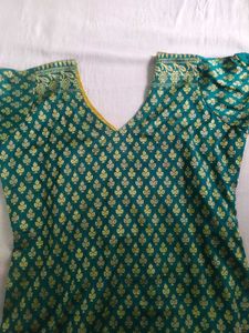 Handstitched Green Ethnic Kurta with Gold Print✨️