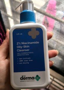 The derma co cleanser
