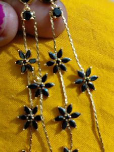 Elegant Black Flower Drop Earrings